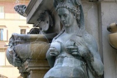 Let the Mamas Squirt in Bologna’s Piazza Grande