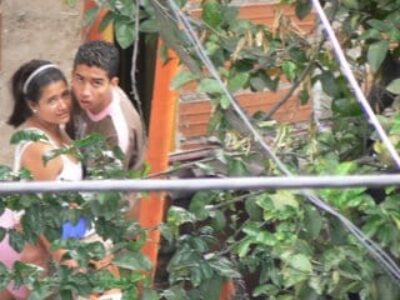 Romance in Medellin’s Santa Domingo Neighborhood