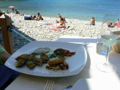 Elba’s Stunning Vistas and Crisp Whites Please the Senses
