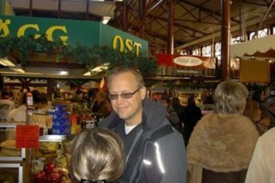 Lunch with Bo at the Busy Downtown Market