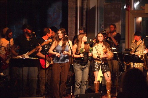 Fenibo Plays Nigerian Afro Pop Hits at the Arts Block