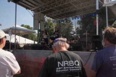 Syd Straw and Chris Collingwood choose an NRBQ song much to the delight of my friend Dave Sokol in front of me.