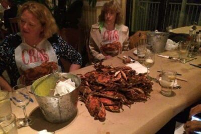 https://maxhartshorne.com/wp-content/uploads/2015/09/crabs-at-bo-brooks-baltimore-1.jpg