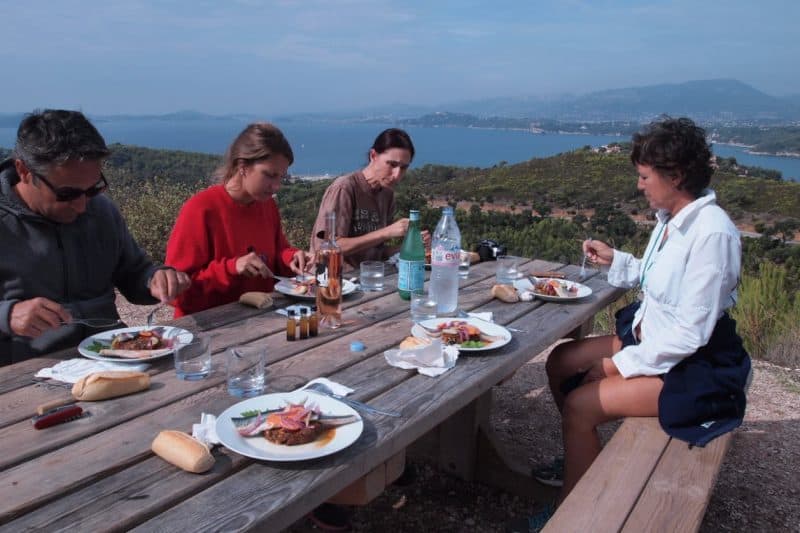 A perfect place for a picnic during a hike on Cap Garonne's Colle Noir.