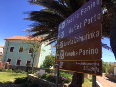 Ilovik has 400 houses but most of them are only used during the summer. A fantastic destination for boaters in Croatia. 