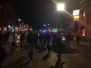 Holiday Stroll Brings People into the Street