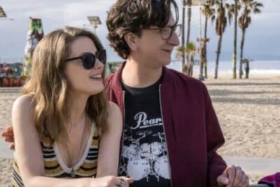 Paul Rust and Gillian Jacobs in Love (2016)