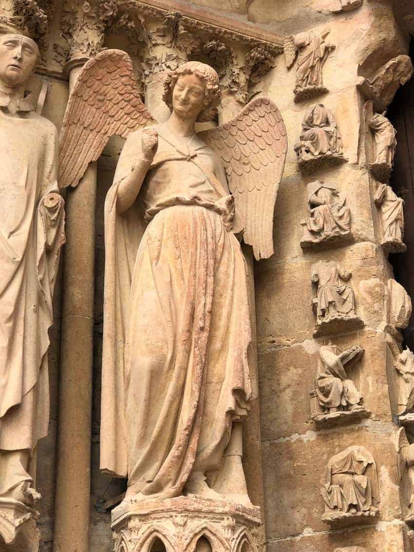 The smiling angel of Reims. 